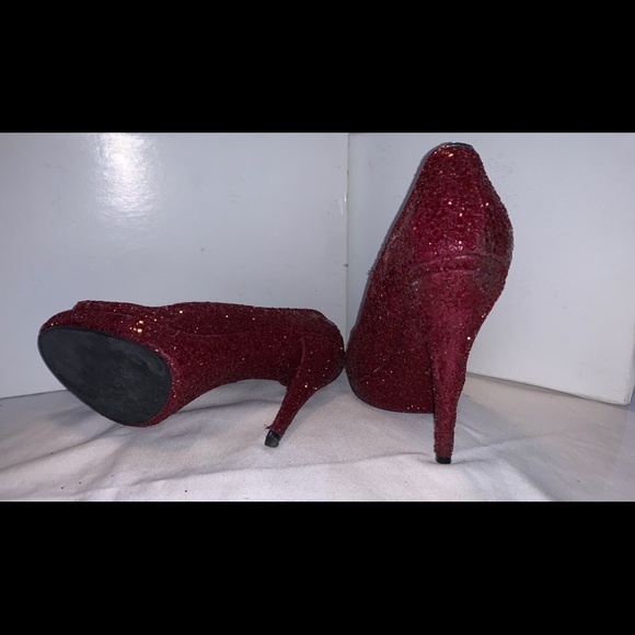 Betsey Johnson Ruby Pump with Glitter - Picture 2 of 2